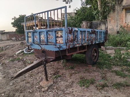 ભૂમિ  ટેલર ઉપલેટા ની બનાવટ છે