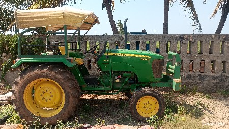 ટ્રેક્ટર વેચવાનું છે