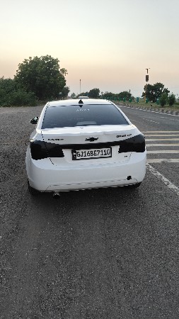 ફોર વ્હીલ-કાર વેચવાની છે