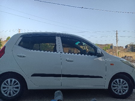 વેચવાની છે